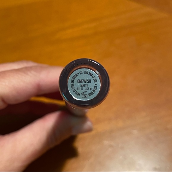 🎉HP🎉Kylie Jenner Matte Lip Kit One Wish 👄 - Picture 8 of 16